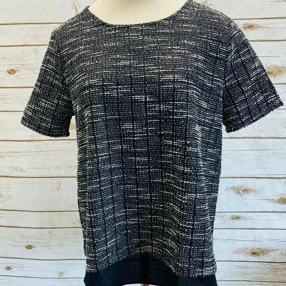 EMELIA Women Short Sleeve Pull Over Round Neck Black White Shirt Size Medium NWT